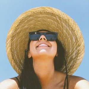 Meet your Posher, Sarah alicia